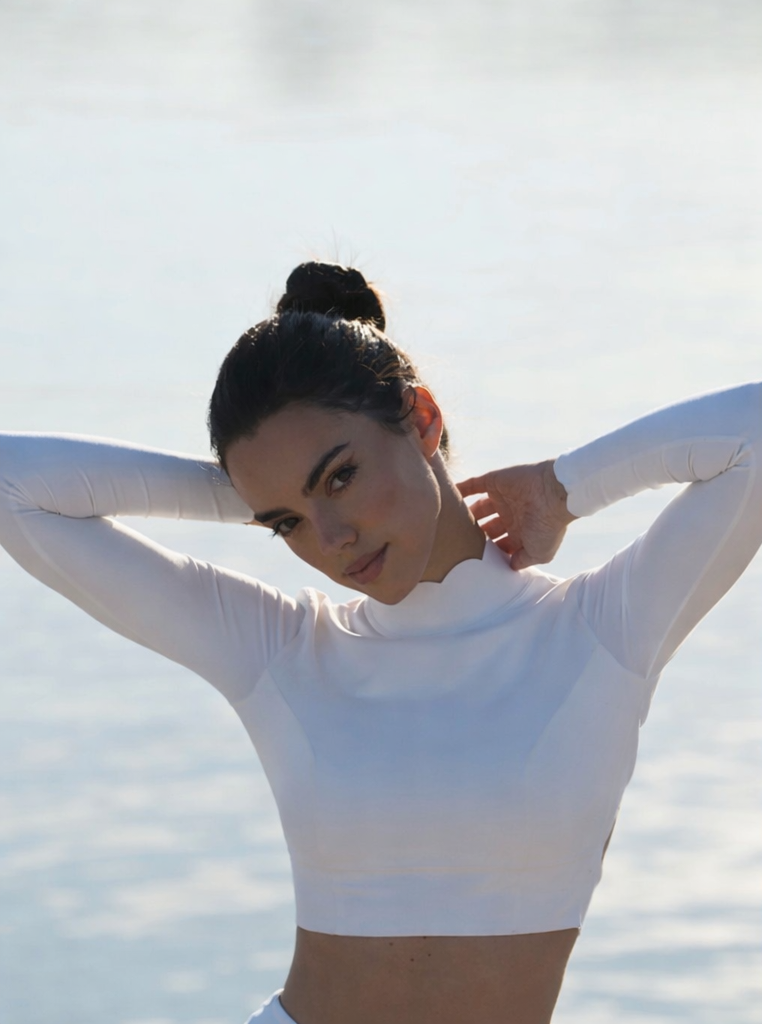 Long sleeve scallop back top